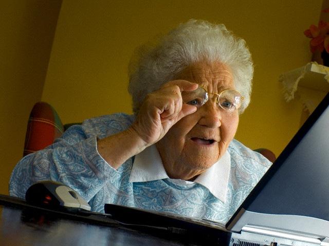 Abuela descubre el internet