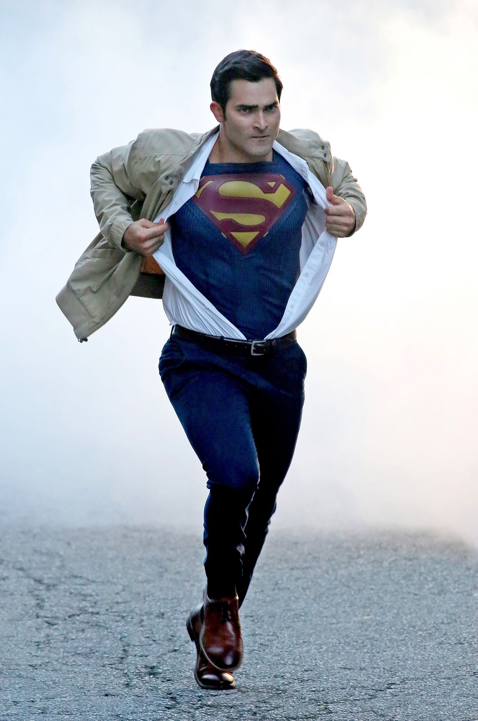 Superman rompiendo camisa