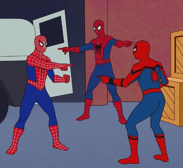 Tres Spidermen Apuntando